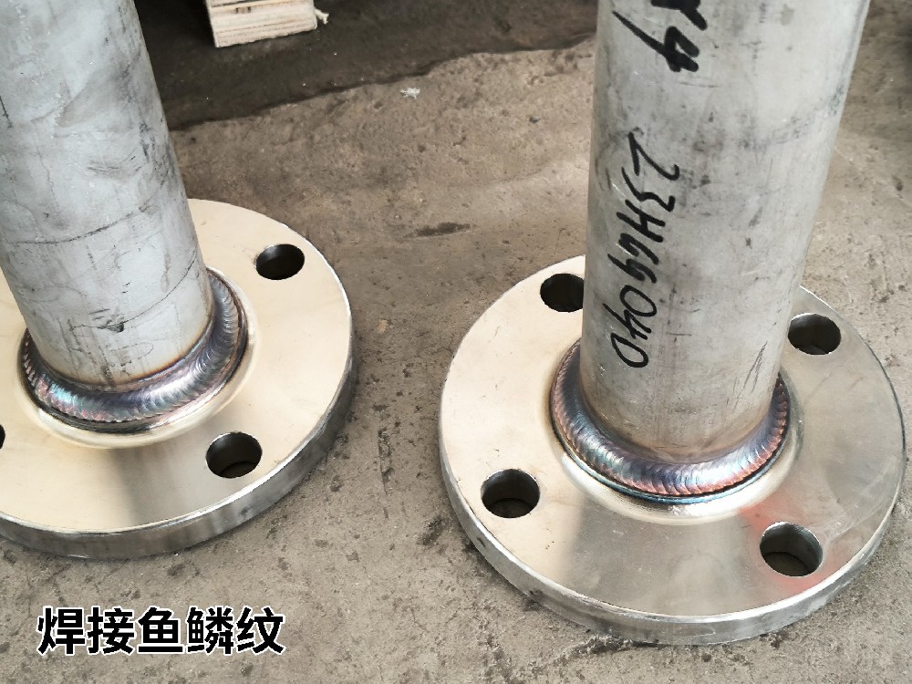 衡水客户碳钢压力容器现场调试，工人很快学会